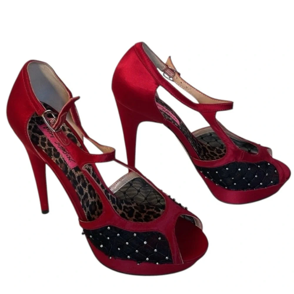 BETSEY JOHNSON Infatuation Red Satin Heels Ankle Buckle Straps Open Toe Size 7.5